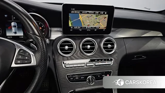 Mercedes-Benz C-Class W205 2018 Белый из Кореи, фото 5