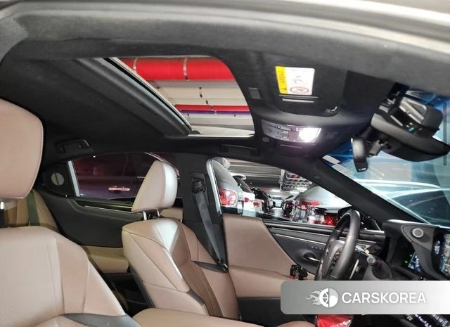 Lexus ES300h 7th generation 2023 Серый из Кореи, фото 5