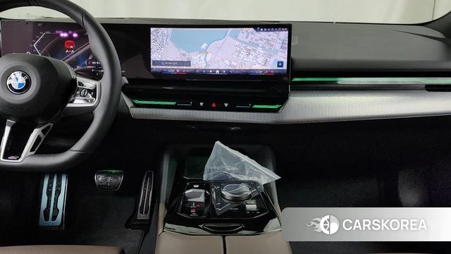 BMW 5 Series (G60) 2024 Черный из Кореи, фото 5