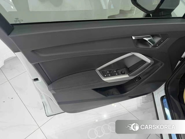 Audi Q3 2023 Белый из Китая, фото 5