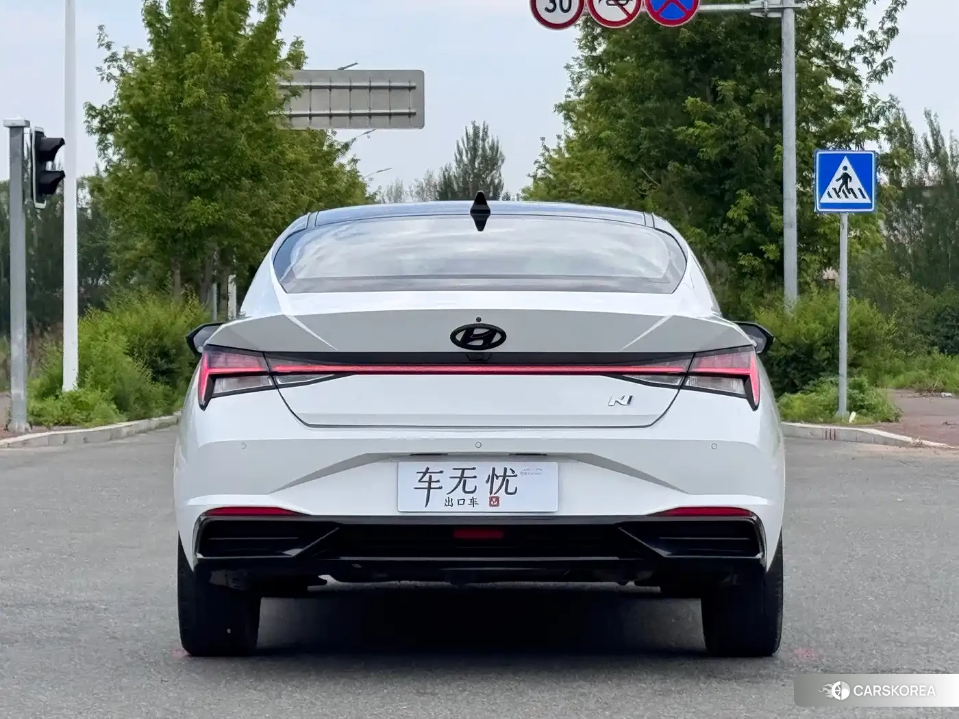 Hyundai Elantra 2023 Белый из Китая, фото 5