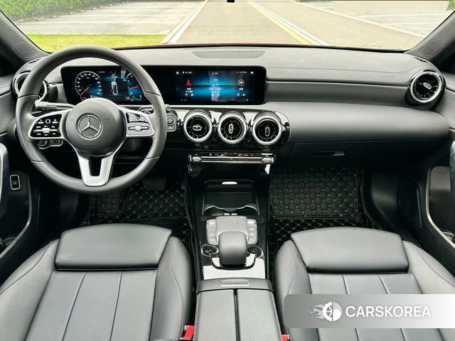 Mercedes-Benz Class A 2022 Красный из Китая, фото 5
