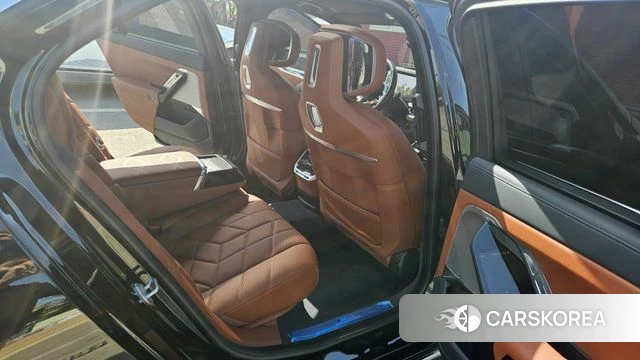 BMW 7 Series (G70) 2025 Черный из Кореи, фото 5