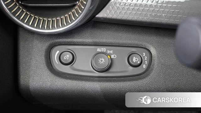 Chevrolet (GM Daewoo) Trax Crossover 2023 Белый из Кореи, фото 5