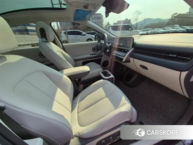 Hyundai Ionic 5 2023 Серебристо-серый из Кореи, фото 5