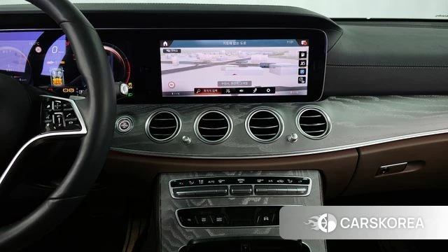 Mercedes-Benz E-Class W213 2022 Белый из Кореи, фото 5