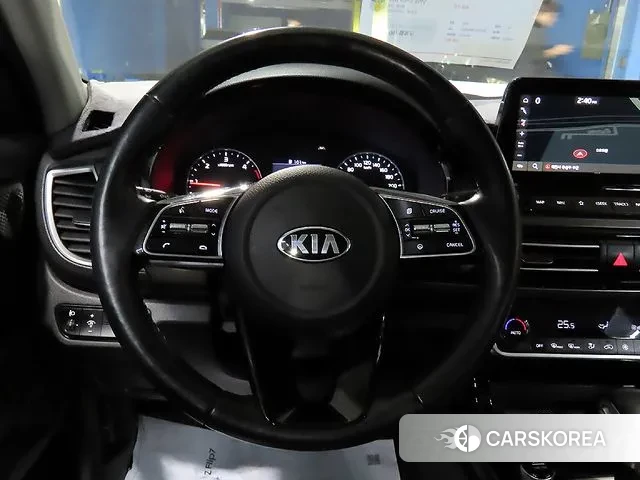 Kia Seltos 2019 Белый из Кореи, фото 5