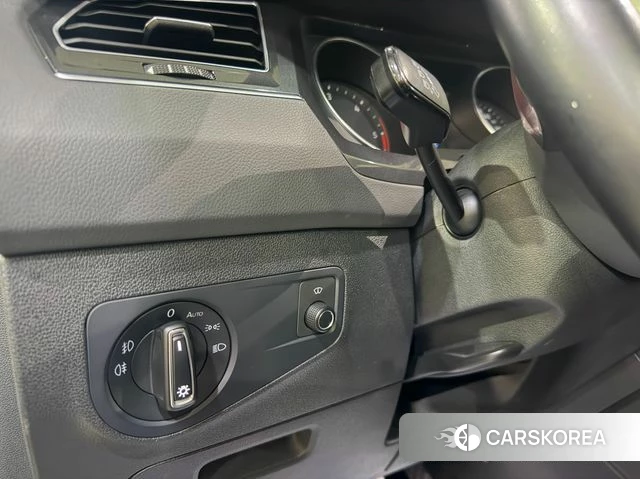 Volkswagen Tiguan second Generation 2020 Белый из Кореи, фото 5