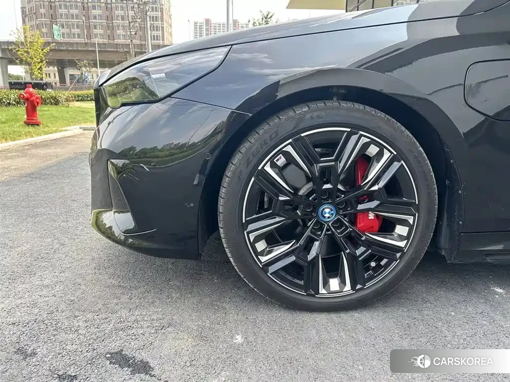 BMW i5 2026 Черный из Китая, фото 5
