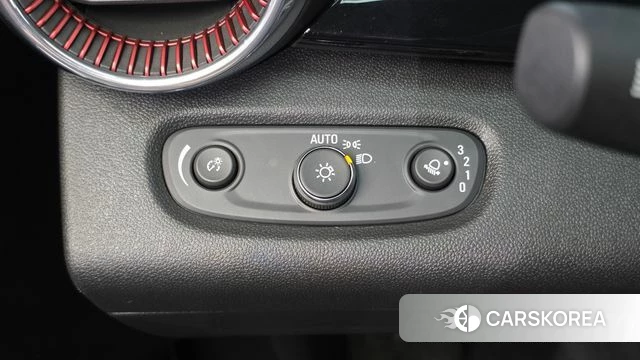 Chevrolet (GM Daewoo) Trax Crossover 2023 Белый из Кореи, фото 5