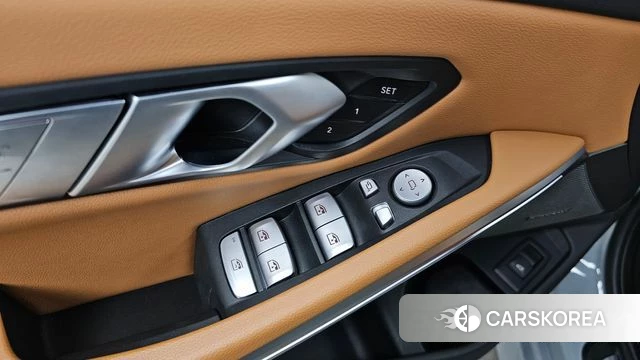 BMW 3 Series (G20) 2025 Серебристо-серый из Кореи, фото 5