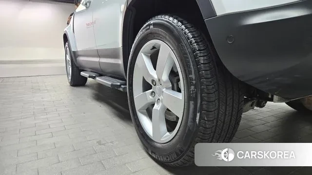 Land Rover Defender (L663) 2023 Белый из Кореи, фото 5