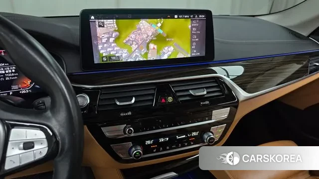 BMW 5 Series (G30) 2020 Белый из Кореи, фото 5