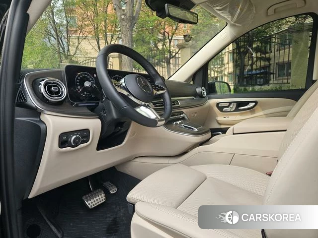 Mercedes-Benz V-class 2025 Черный из Китая, фото 5