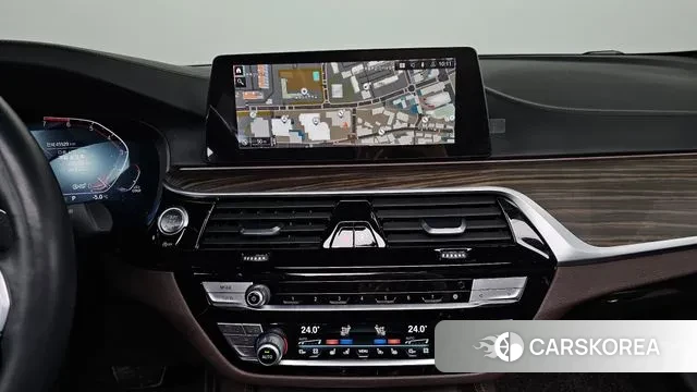 BMW 5 Series (G30) 2020 Белый из Кореи, фото 5