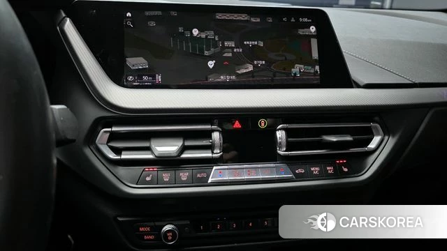 BMW 1 Series (F40) 2021 Небесно-голубой из Кореи, фото 5