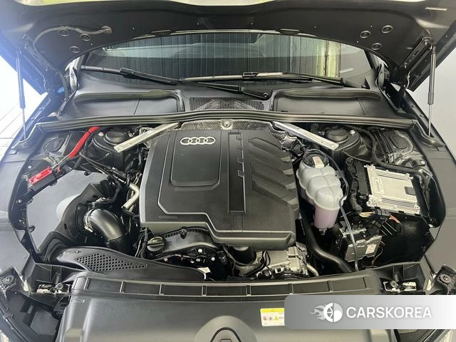 Audi Q8 2023 Черный из Китая, фото 5