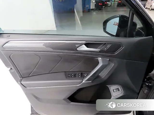 Volkswagen Tiguan Allspace 2018 Черный из Кореи, фото 5