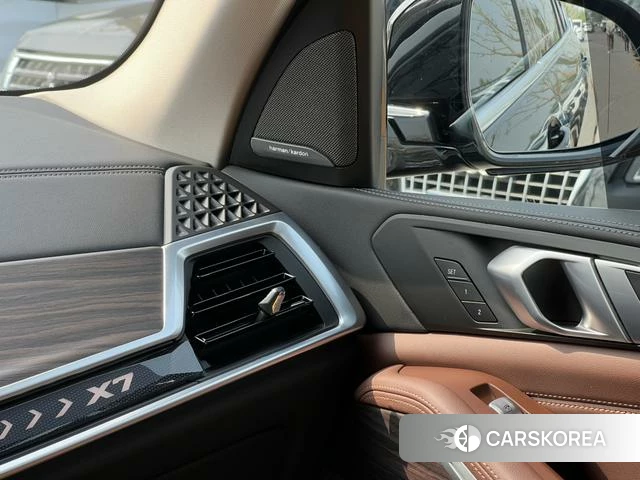 BMW X7 2023 Черный из Китая, фото 5