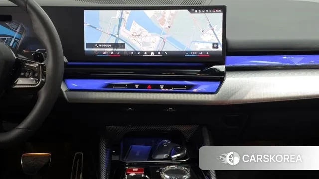 BMW 5 Series (G60) 2025 Белый из Кореи, фото 5