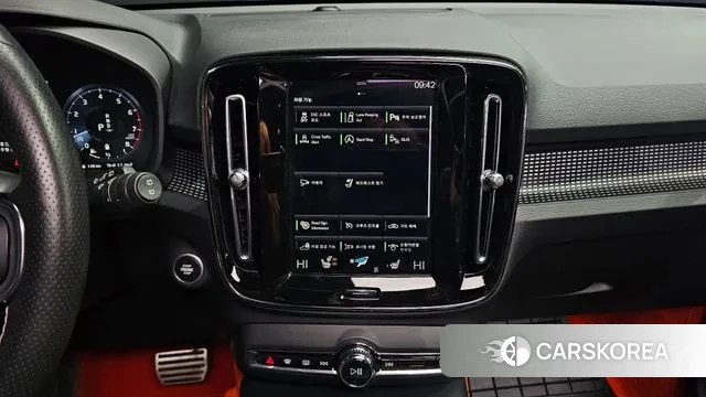 Volvo XC40 2021 Белый из Кореи, фото 5