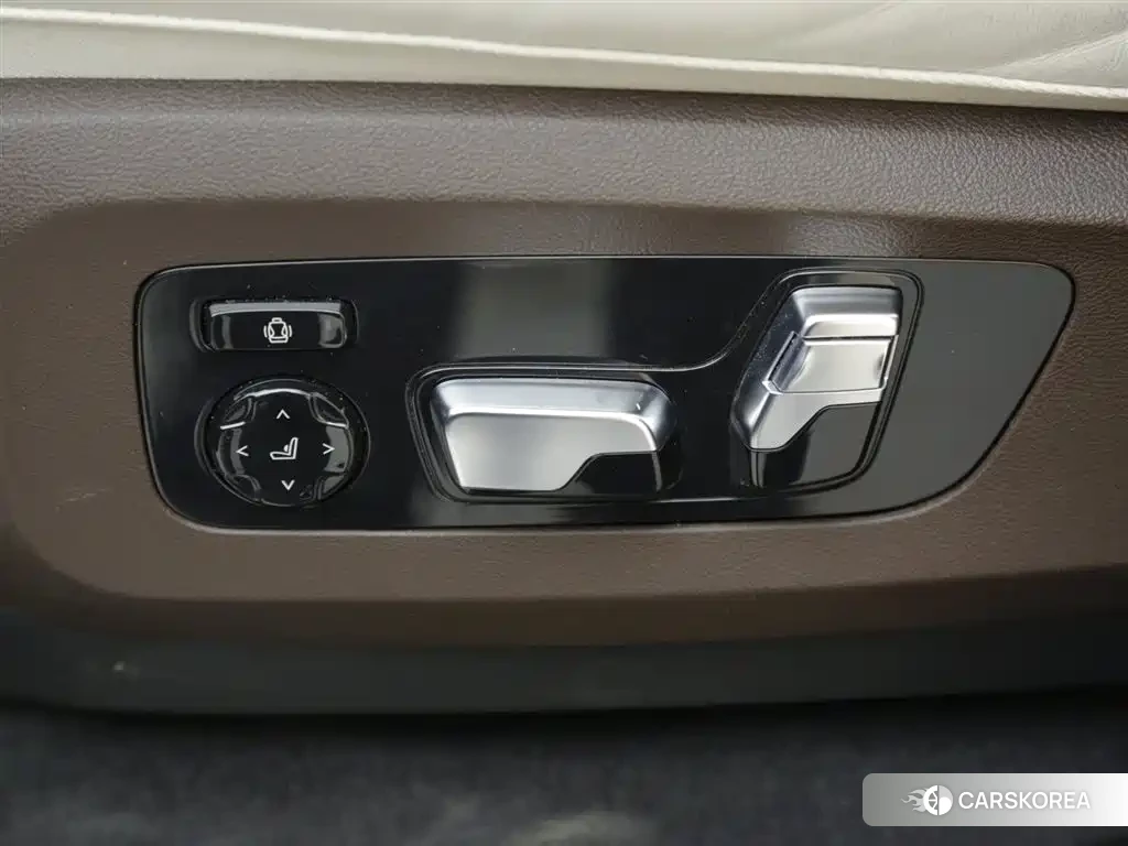 BMW X5 2024 Silver/gray из Китая, фото 5