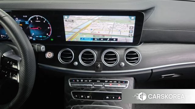 Mercedes-Benz E-Class W213 2022 Белый из Кореи, фото 5