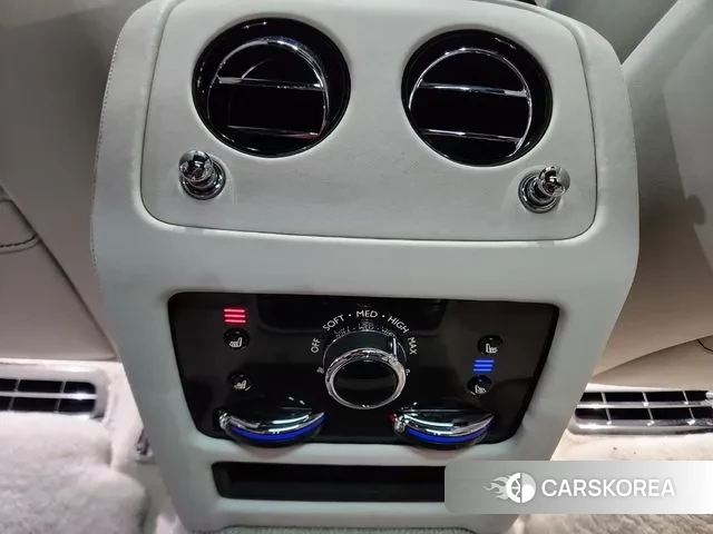 Rolls-Royce Ghost 2nd Generation 2022 Песочный из Кореи, фото 5