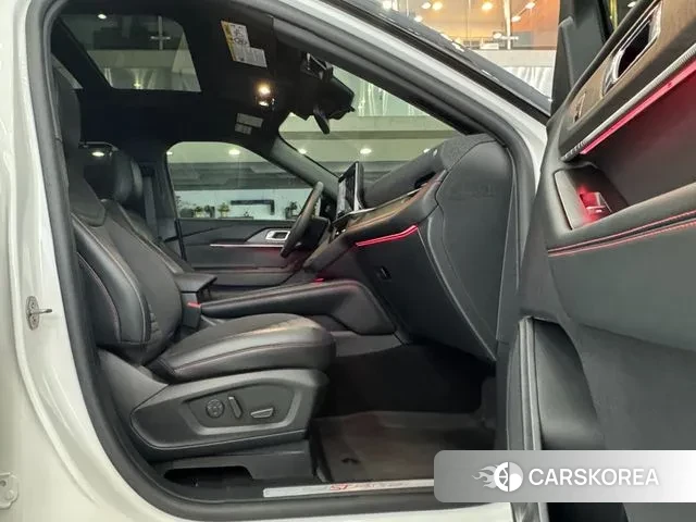 Ford Explorer 6th Generation 2025 Белый из Кореи, фото 5