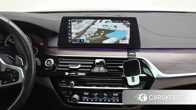 BMW 5 Series (G30) 2018 Серый из Кореи, фото 5