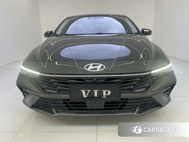 Hyundai Elantra 2023 Темно-серый из Китая, фото 5