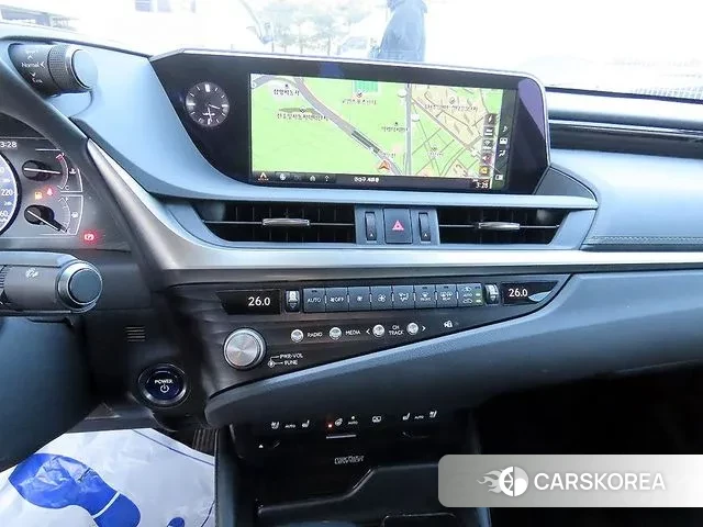 Lexus ES300h 7th generation 2020 Серебристо-серый из Кореи, фото 5