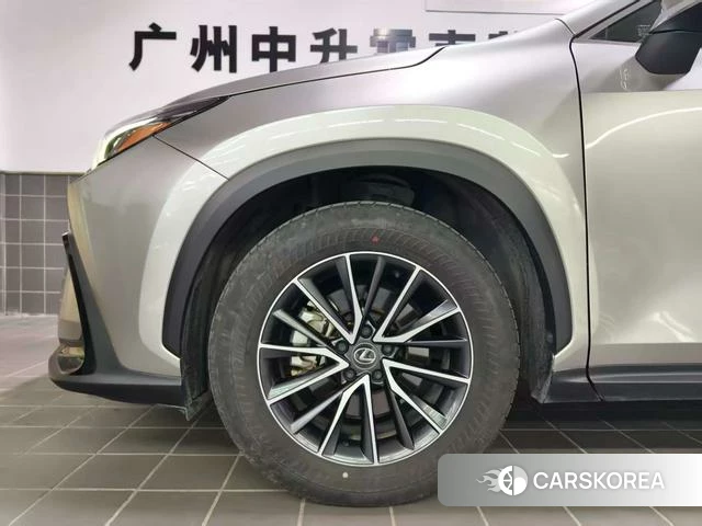 Lexus NX 2023 Серебристо-серый из Китая, фото 5