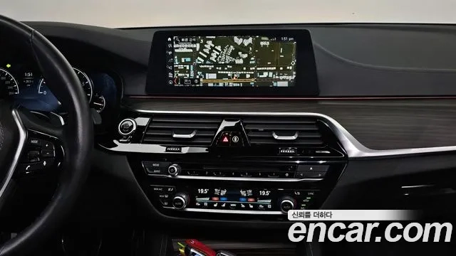 BMW 5 Series (G30) 2018 Белый из Кореи, фото 5