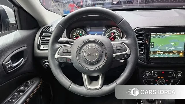 Jeep Compass 2nd Generation 2018 Серебристо-серый из Кореи, фото 5