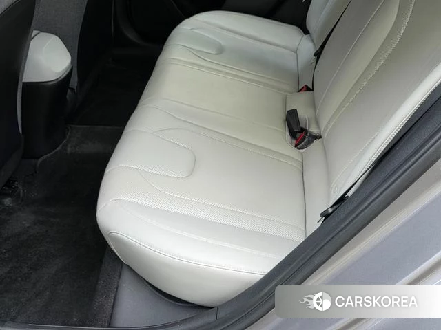 Hyundai Avante (CN7) 2021 Серебристо-серый из Кореи, фото 5