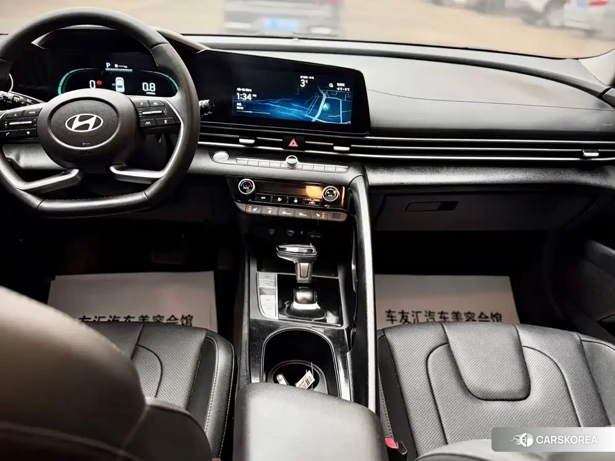 Hyundai Elantra 2023 Белый из Китая, фото 5