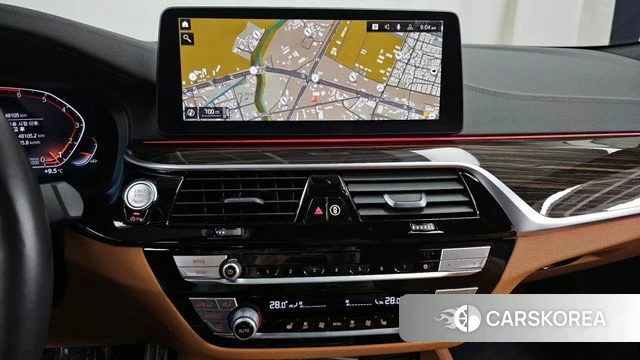 BMW 5 Series (G30) 2021 Белый из Кореи, фото 5