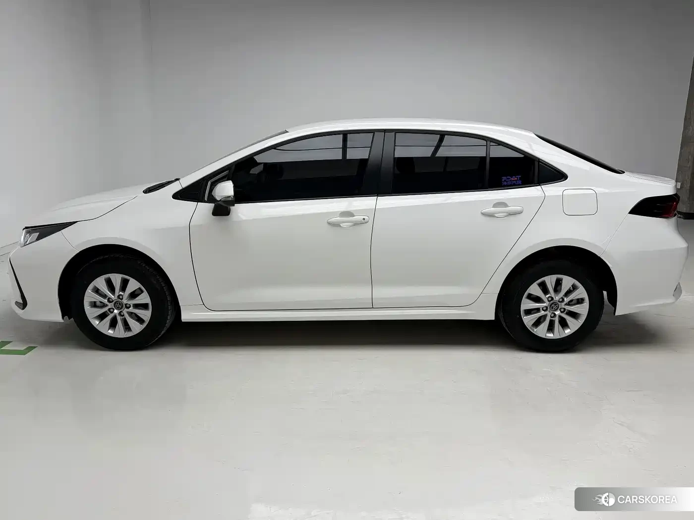 Toyota Corolla 2023 Белый из Китая, фото 5