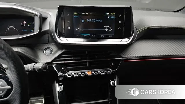 Peugeot e-208 second Generation 2023 Черный из Кореи, фото 5