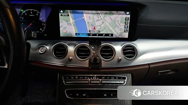 Mercedes-Benz E-Class W213 2021 Белый из Кореи, фото 5