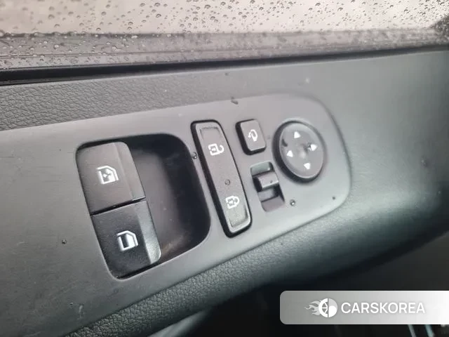 Hyundai Staria 2023 Белый из Кореи, фото 5