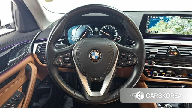 BMW 5 Series (G30) 2018 Белый из Кореи, фото 5