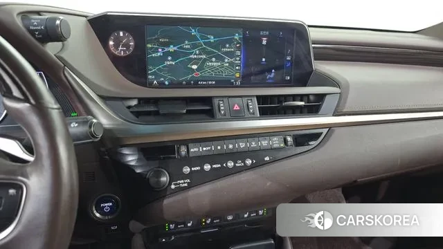 Lexus ES300h 7th generation 2018 Песочный из Кореи, фото 5