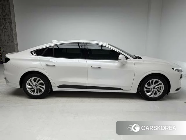 Ford Mondeo 2023 Белый из Китая, фото 5