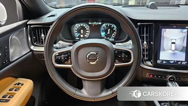 Volvo V60 Cross-Country 2nd Generation 2019 Белый из Кореи, фото 5