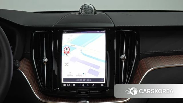 Volvo XC60 second Generation 2024 Светло-серебряный цвет из Кореи, фото 5