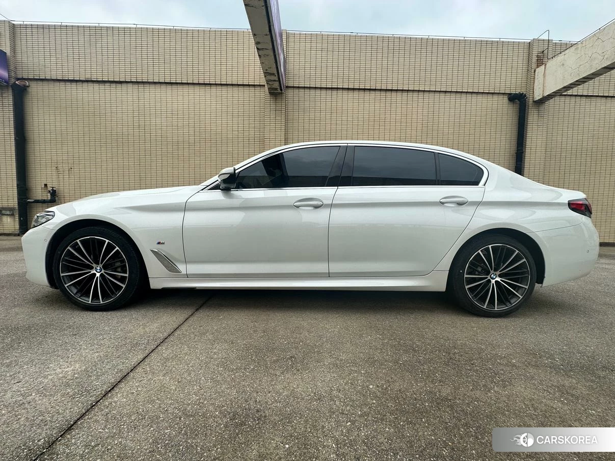 BMW 5 series 2021 Белый из Китая, фото 5
