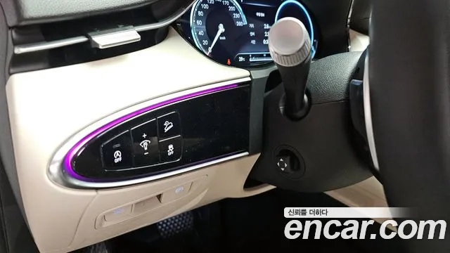 Genesis GV70 2023 Белый из Кореи, фото 5