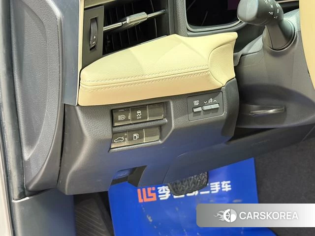 Toyota Asian dragon 2021 Серебристо-серый из Китая, фото 5